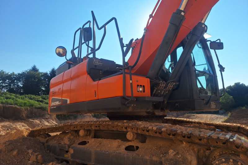 OmecoHub - Immagine DOOSAN DX240NLC